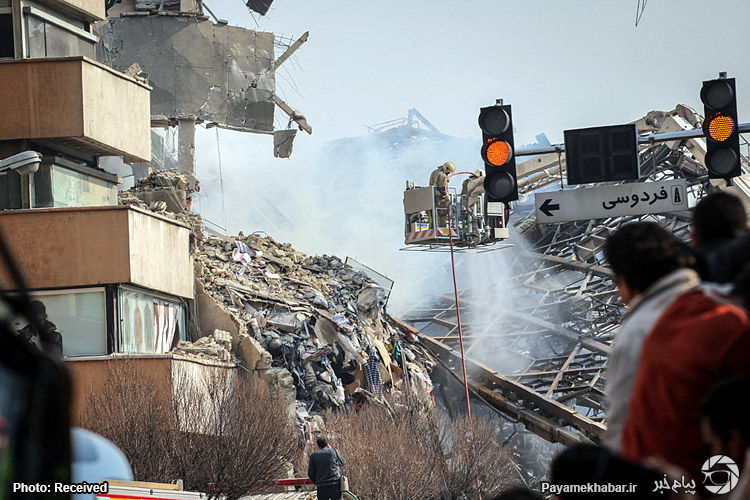 ساختمان پلاسکو در تهران فرو ریخت/ ابهام در سرنوشت 30 آتش نشان