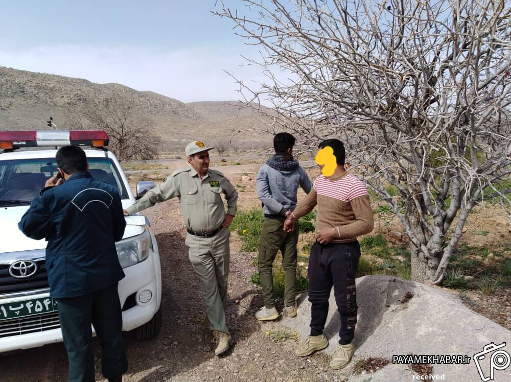 دستگیری 2 نفر متخلف وارد شده به حریم سایت «گوزن زرد» در ارسنجان فارس