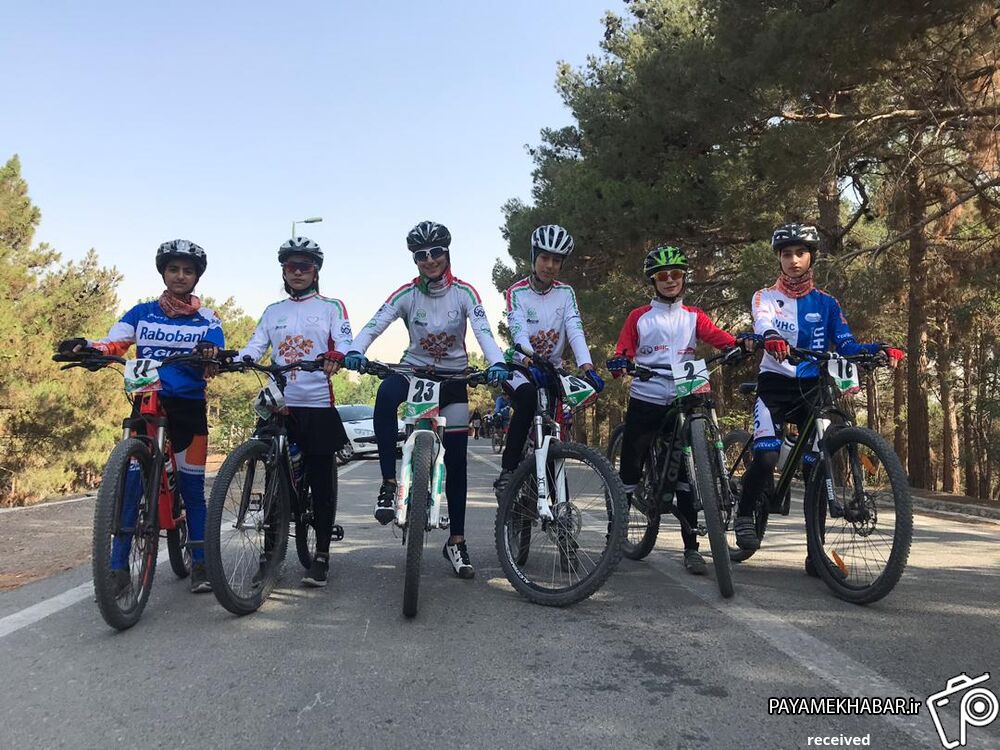 گزارش تصویری| قهرمانی دختران دوچرخه سوار فارس در لیگ بانوان