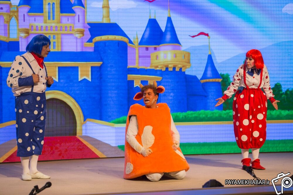 نمایش «گاو نارنجی در مزرعه» برای اولین بار در شیراز  به روی صحنه می رود