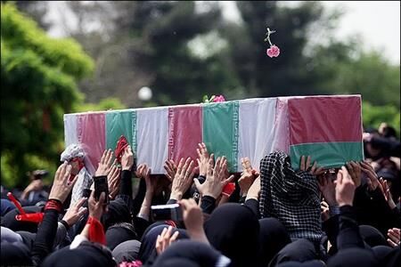 پیکرهای مطهر 9 شهید در استان فارس تشییع شد