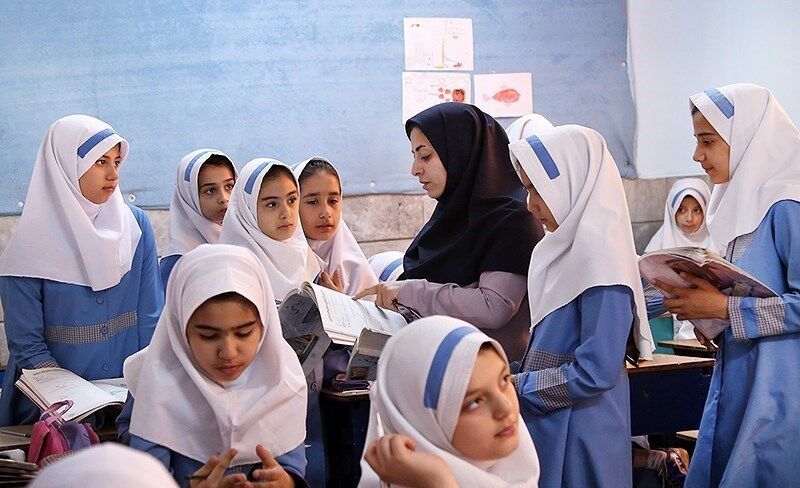 آموزش و پرورش فارس با 10 هزار و 300 نفر کمبود نیروی انسانی روبروست