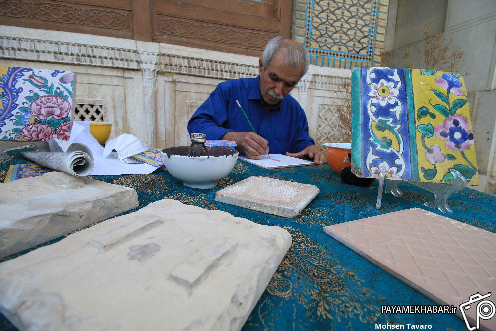 تجلیل از 20 هنرمند پیشکسوت و دارای نشان ملی صنایع دستی در شیراز