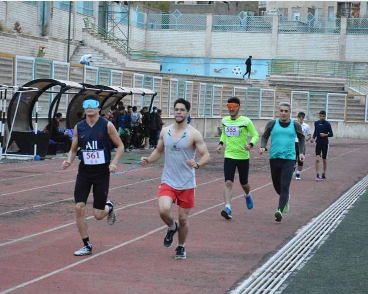 نشان نقره ورزشکار فارس در مسابقات پاراترای اتلون کشور