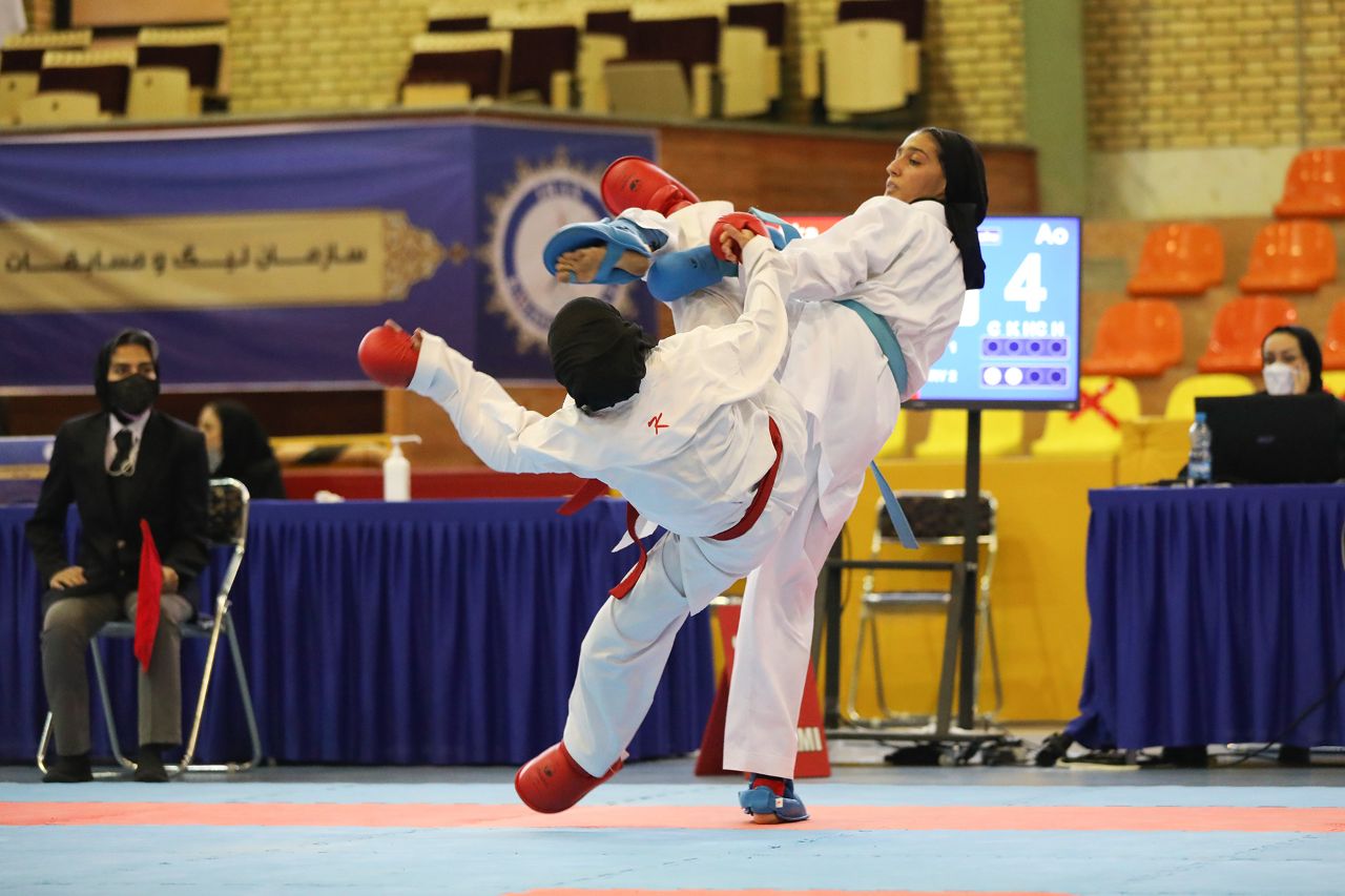 عنوان سوم کاتارو دختر فارس در مسابقات کاراته وان