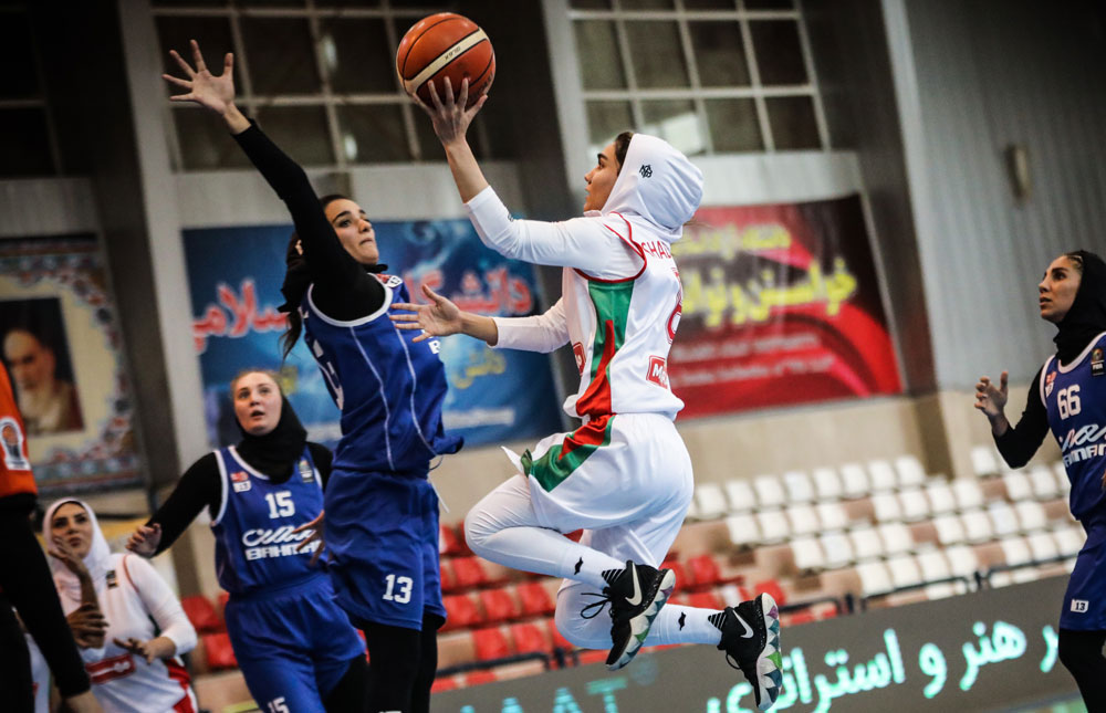 صدرنشینی دختران کازرون در دور رفت بسکتبال نوجوانان کشور