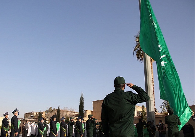 برافراشتن پرچم ابا عبدالله الحسین (ع)در بین الحرمین شیراز