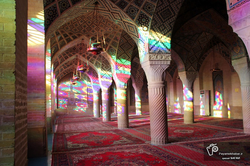 امامزاده ای در جوار مسجد صورتی