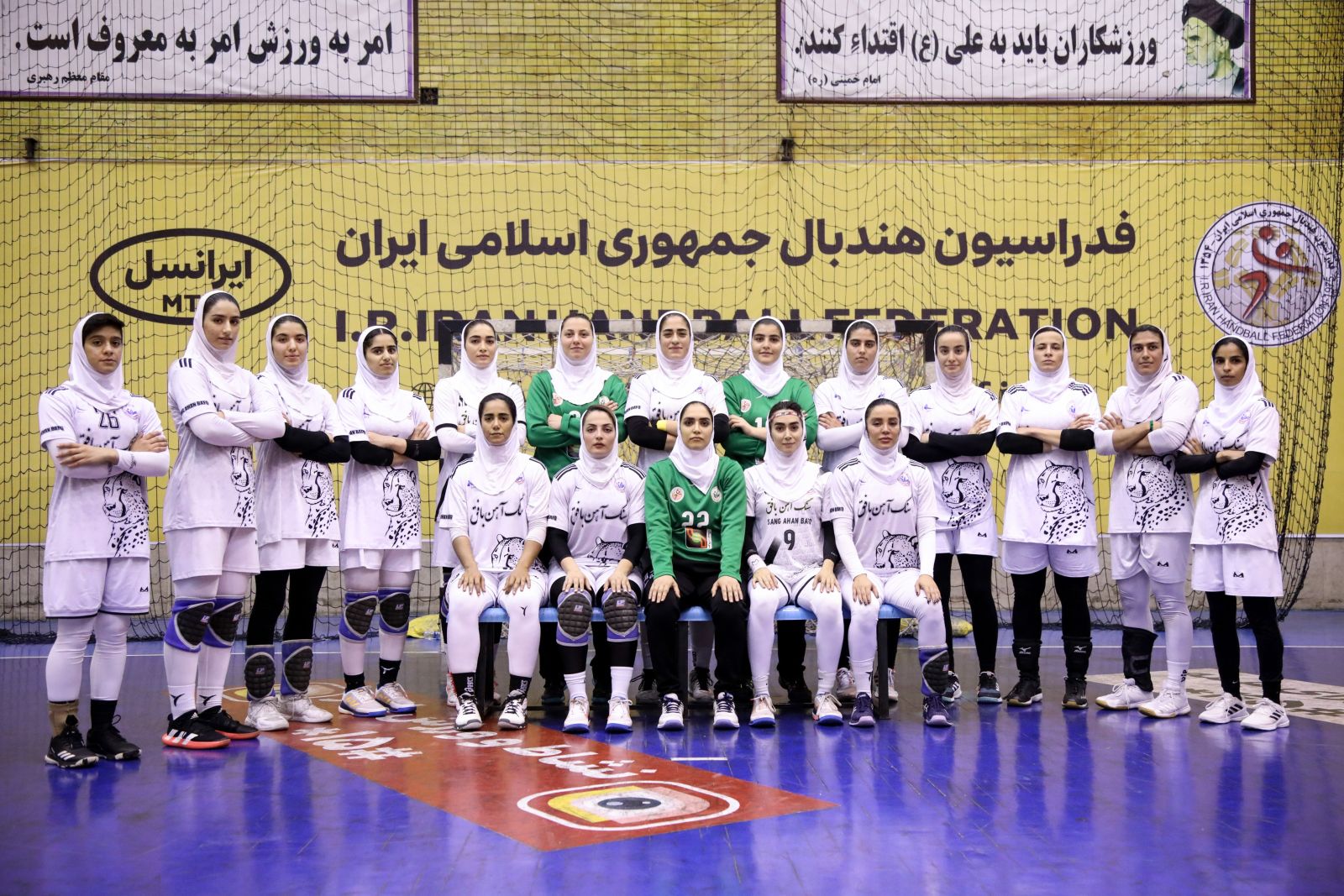 پیروزی بانوان هندبالیست ایران در رقابت های قهرمانی آسیا