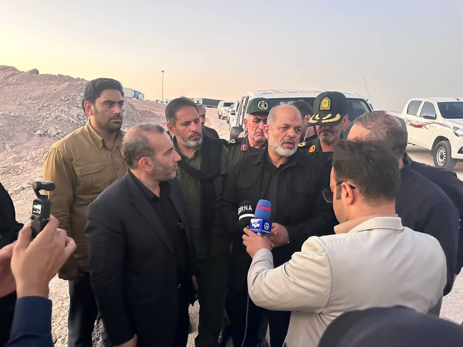 بازدید وزیر کشور از جاده برکت و مسیر تردد زوار در مرز بین المللی خسروی
