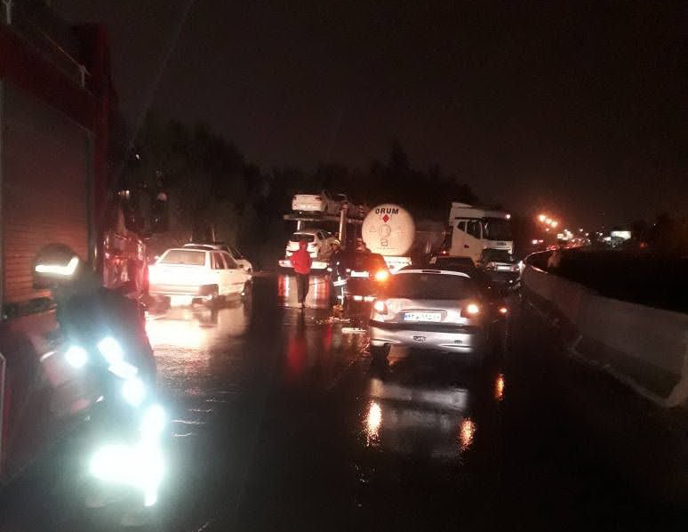 وقوع دو تصادف همزمان با دو ماشین سنگین در کمربندی شیراز
