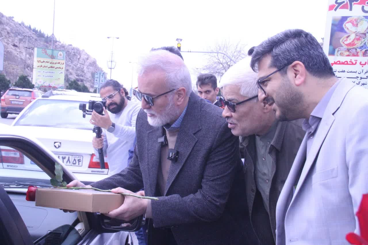 استقبال مدیریت شهری شیراز از میهمانان نوروزی