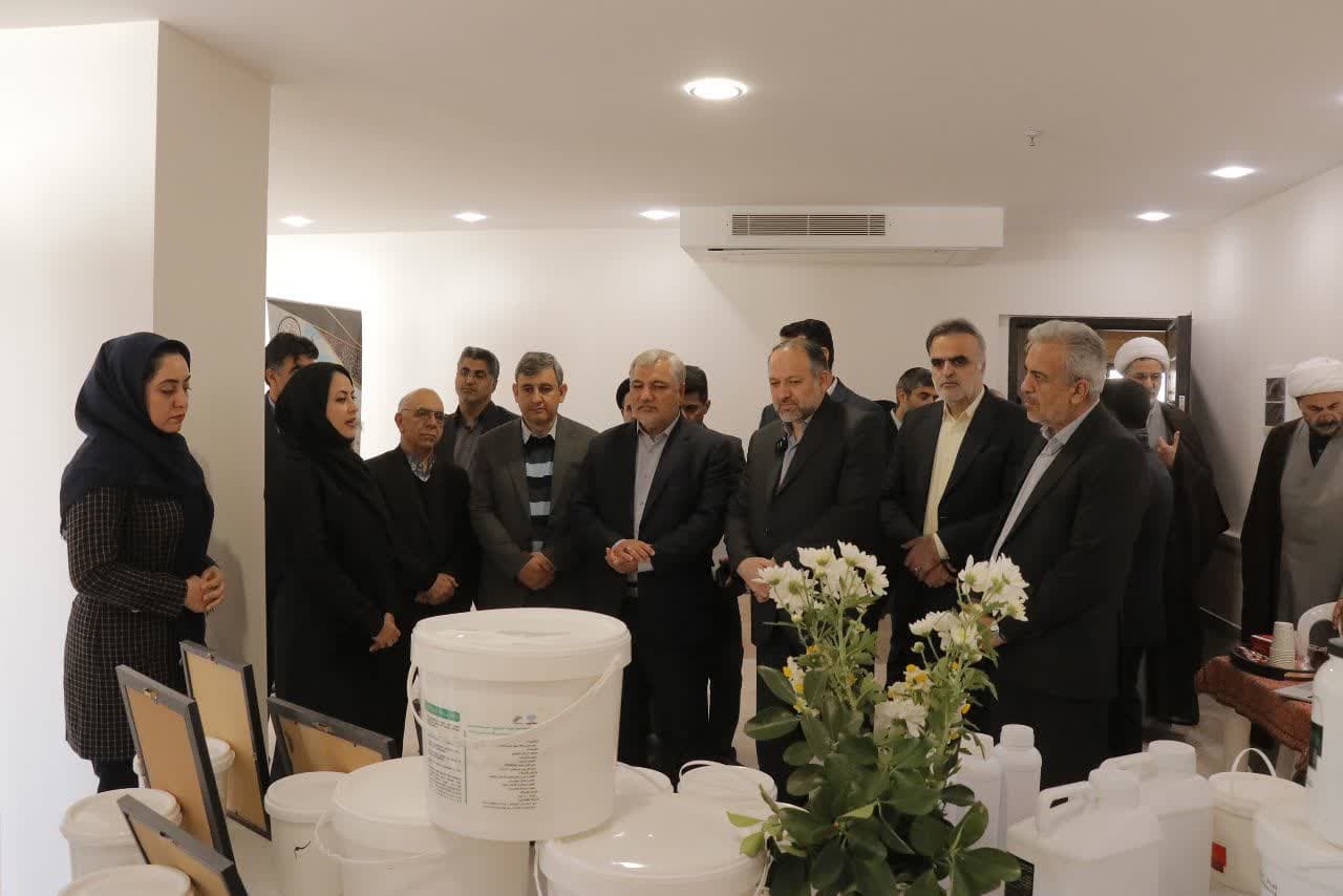 بهره برداری از کارگاه های اشتغال زنان سرپرست خانواده کمیته امداد امام خمینی در شیراز