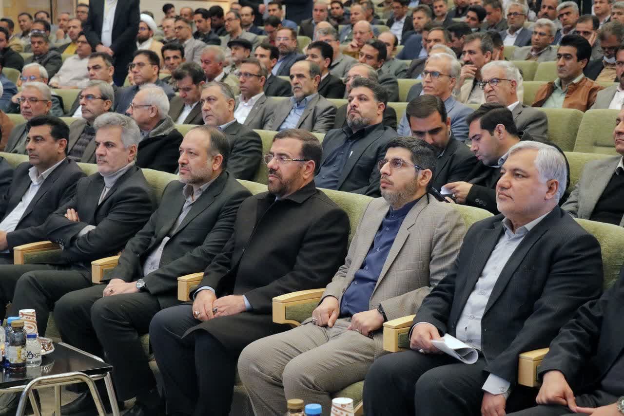 مراسم خودکفایی و توانمندی اقتصادی بیش از پنج هزار نفر مجریان طرح های اشتغال کمیته امداد امام فارس