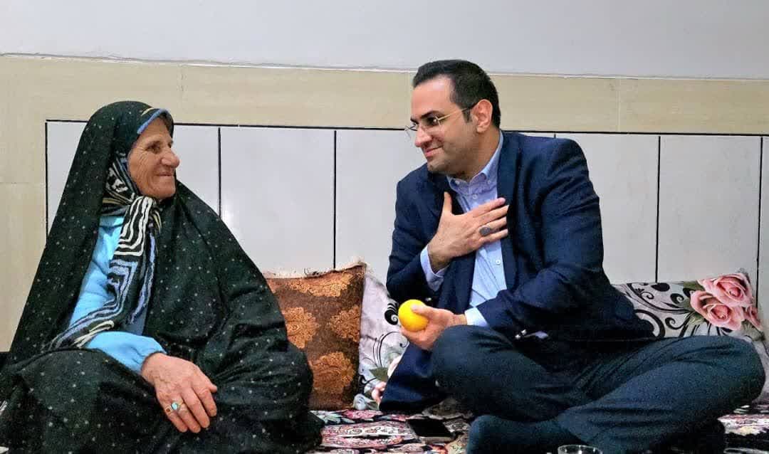 مدیرعامل مجتمع فولاد غدیر نی‌ریز در آستانه سال نو با مادران شهدا دیدار کرد