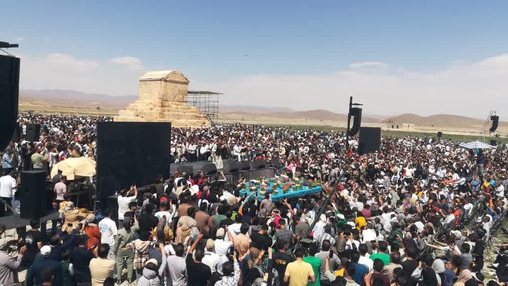 20 هزار مسافر نوروزی لحظه تحویل سال را در مجموعه جهانی پاسارگاد