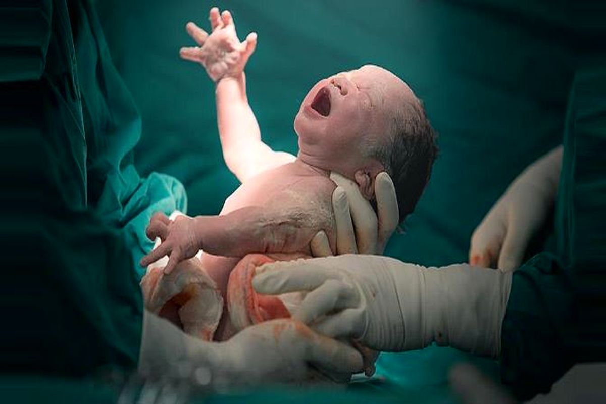 ماما؛ یکی از اصلی‌ترین حلقه ها در زنجیره سلامت مادر و نوزاد است