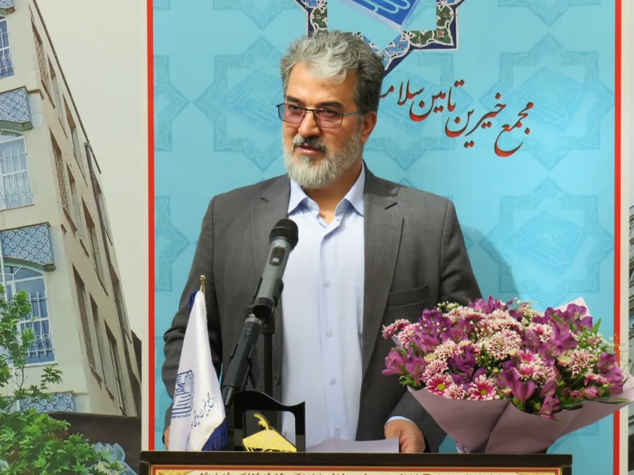 همه شهروندان جامعه می توانند در کمک به نیازمندان سهیم شوند
