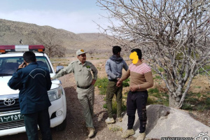 دستگیری ۲ نفر متخلف وارد شده به حریم سایت «گوزن زرد» در ارسنجان فارس