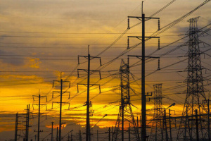الزام ادارات به مدیریت مصرف برق به میزان ۳۰ و ۸۰ درصدی در فصل گرما
