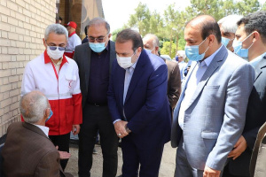 راه اندازی مرکز واکسیناسیون خودرویی در شیراز برای سالمندان