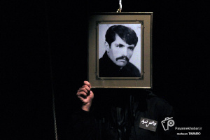 گزارش تصویری| اجرای نمایش «نقاب» ویژه خبرنگاران شیراز به مناسبت هفته دفاع مقدس