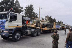 نمایش اقتدار و توانمندی ارتش با رژه خودرویی تجهیزات و ادوات جنگی در کرمانشاه