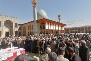 برگزاری مراسم تشییع شهدای محیط بان فارس در حرم مطهر حضرت شاهچراغ (ع)