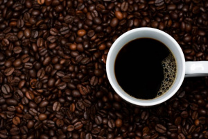 تفاله قهوه کود خوبی برای باغچه است
