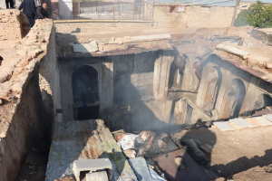 جزییات آتش سوزی گسترده منزل قدیمی در محله بیات+تصاویر