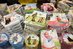 اهدای 4200 بسته لوازم التحریر به دانش آموزان محروم فارس