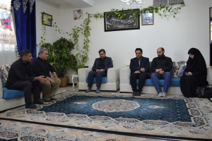 دیدار رئیس جهاد دانشگاهی فارس با خانواده شهید حادثه حرم شاهچراغ(ع) +گفتگو با همسر شهید