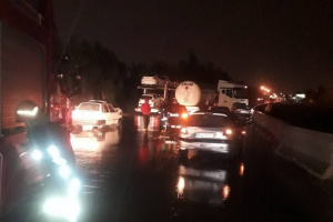 وقوع دو تصادف همزمان با دو ماشین سنگین در کمربندی شیراز