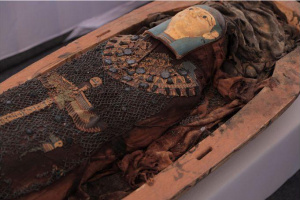 کشف مقبره مصری سالم در دل صخره ها