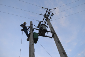 برق رسانی به روستاهای واجد شرایط و فاقد برق توسط شرکت توزیع برق شیراز