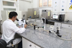 مطلوبیت بالاتر از استاندارد نمونه های میکروبی و آزمون های کلر سنجی آزمایشگاه های شرکت آب و فاضلاب شیراز