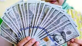 پکیج خبری پلیس فارس؛ کشف اسکناس های ۱۰۰ دلاری تقلبی در شیراز