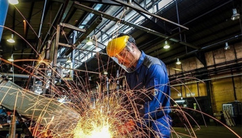 صیانت از نیروی کار، تداوم تولید و آرامش اجتماعی اولویت قطعی...