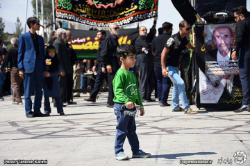 عزاداری مردم شیراز در روز عاشورا