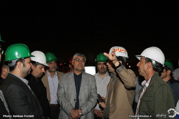 بازدید شبانه شهردار شیراز از پروژه پل کابلی حضرت و