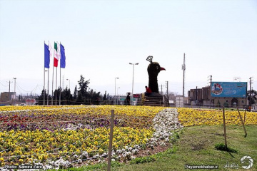 آماده سازی دروازه قرآن و طاووس میدان قرآن شیراز به