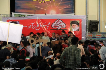 تجمع هواداران قالیباف در مسجد دانشگاه شیراز