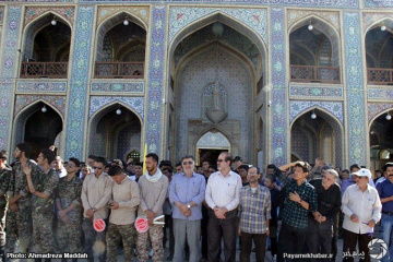 تشییع پیکر یک شهید مدافع حرم در شیراز