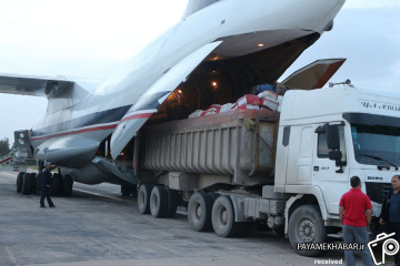 بارگیری محموله امدادی برای سیل زدگان خوزستان در پا