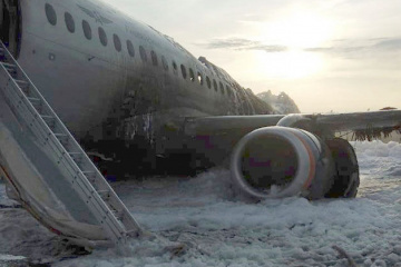 آتش گرفتن هواپیمای مسافربری در روسیه‎