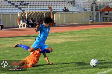 مسابقه فوتبال دانش آموزی بین کره جنوبی و هندوستان