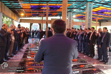 ادای احترام شهردار شیراز به مقام شامخ شهدا