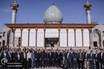ادای احترام شهردار شیراز به مقام شامخ شهدا