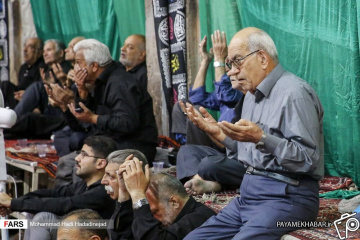 مراسم روضه عاشورا در بازار وکیل شیراز
