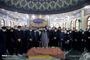 اقامه نماز بر پیکر استاد محمدرضا شجریان در بهشت زه